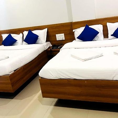 Hotel Sai Smruti เชอร์ดี ห้อง รูปภาพ