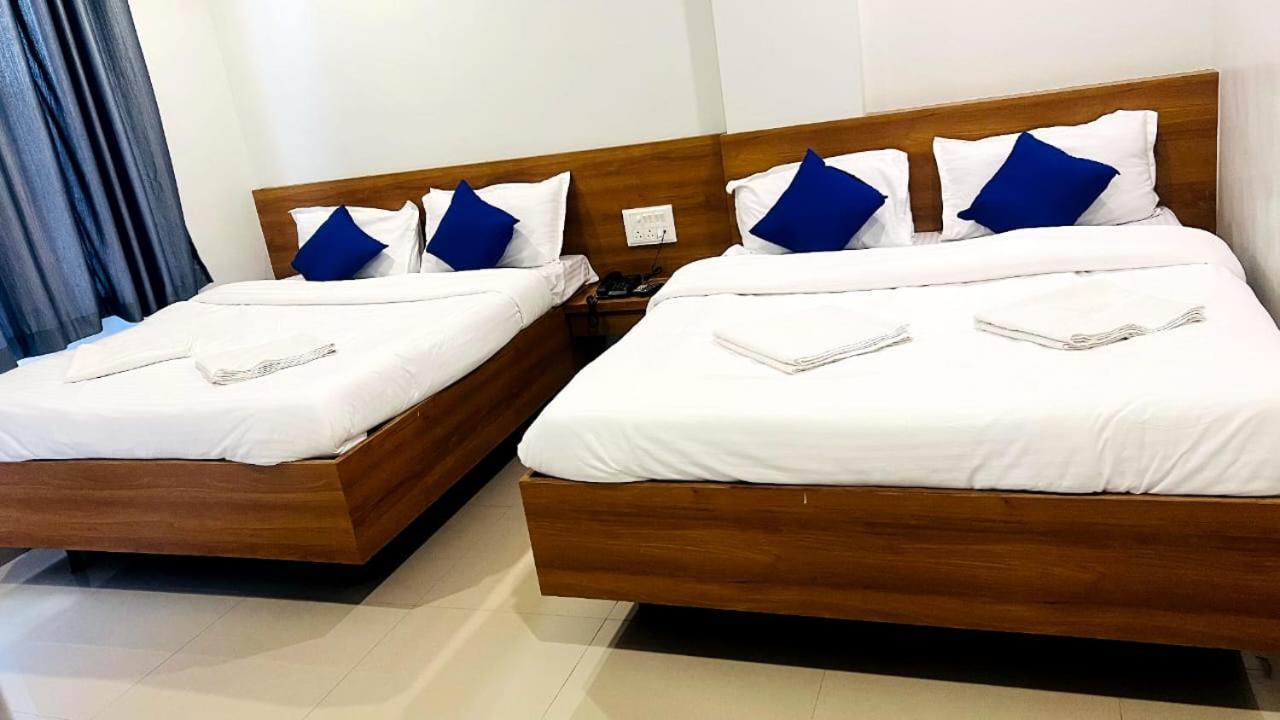 Hotel Sai Smruti เชอร์ดี ภายนอก รูปภาพ