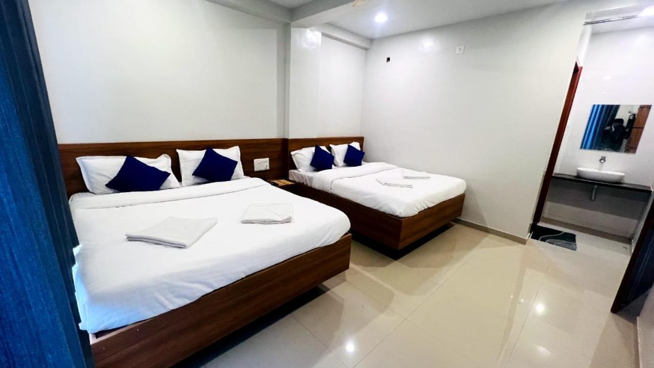Hotel Sai Smruti เชอร์ดี ห้อง รูปภาพ